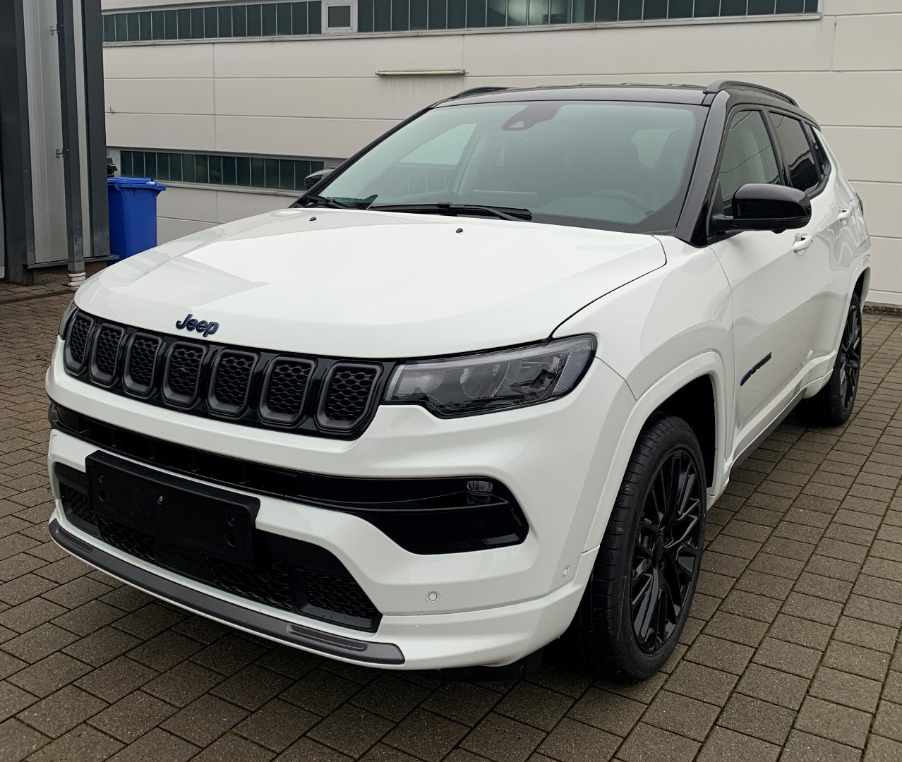 Unser Shop Jeep Compass S PlugIn Hybrid 4WD gebraucht kaufen in Weil